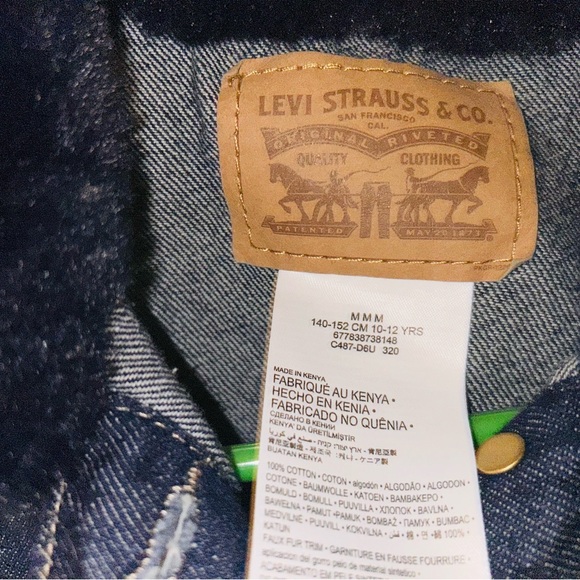 Levi's Dark Blue Jean Jacket with Black Faux Fur Collar - Picture 2 of 3
